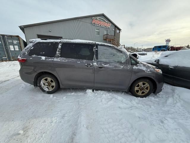 2015 Toyota Sienna LE