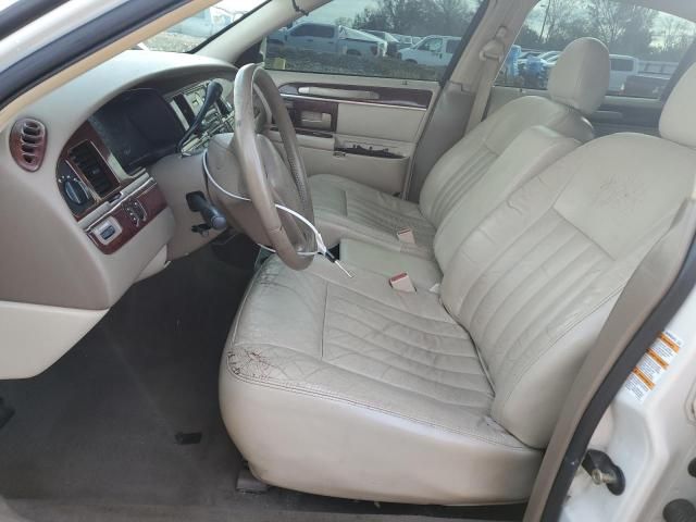 2004 Lincoln Town Car Executive