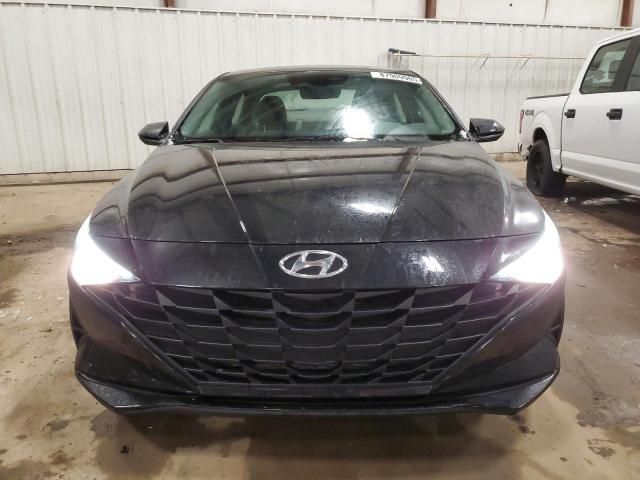 2022 Hyundai Elantra SE