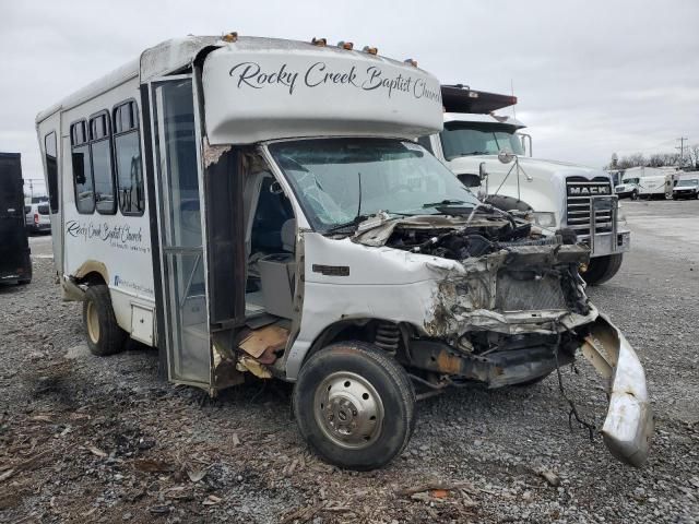 2003 Ford Econoline E350 Super Duty Cutaway Van