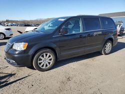 Vehiculos salvage en venta de Copart Assonet, MA: 2015 Chrysler Town & Country LX