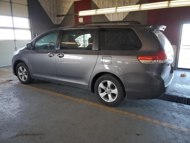 2013 Toyota Sienna LE