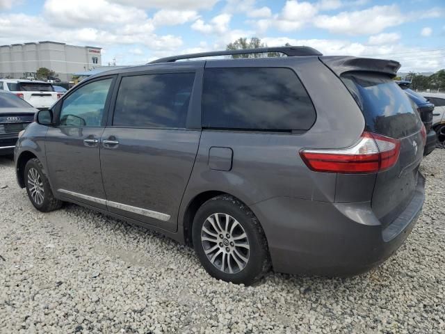 2017 Toyota Sienna XLE