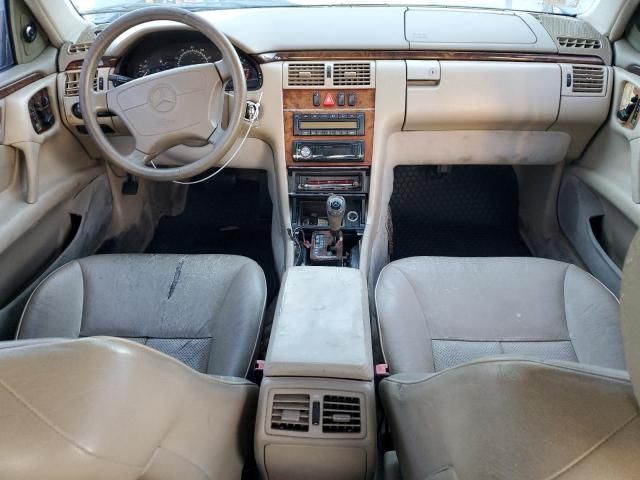 1999 Mercedes-Benz E 320