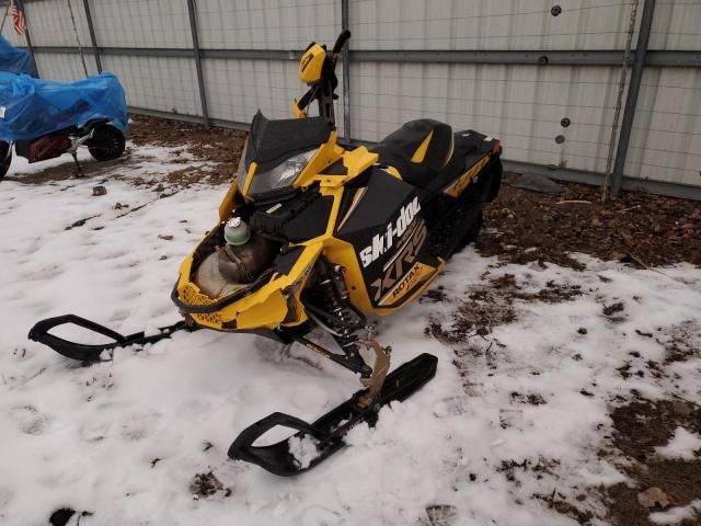 2012 Skidoo 2012 Skidoo Mxzrs