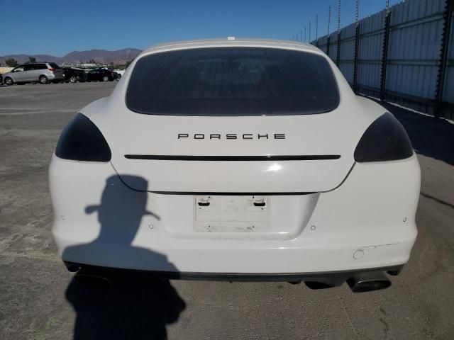 2011 Porsche Panamera 2