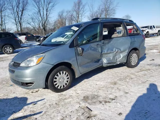 2004 Toyota Sienna CE