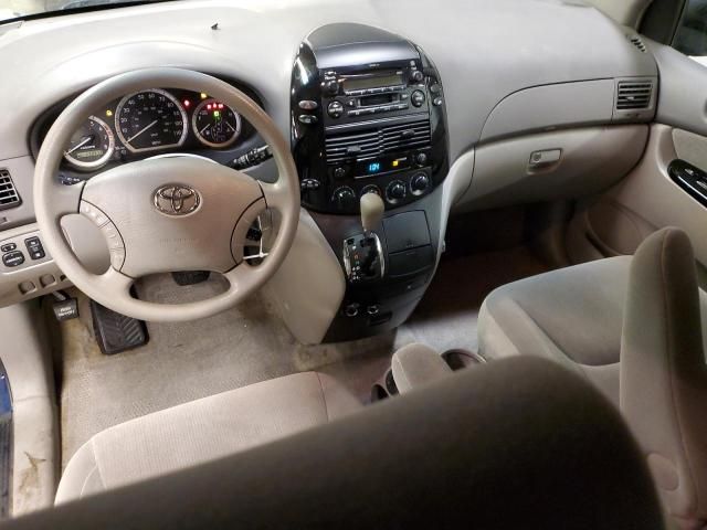 2005 Toyota Sienna CE