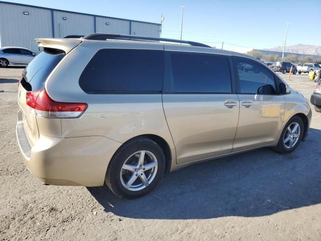 2011 Toyota Sienna LE