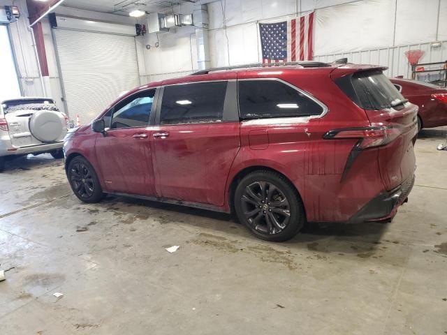 2021 Toyota Sienna XSE