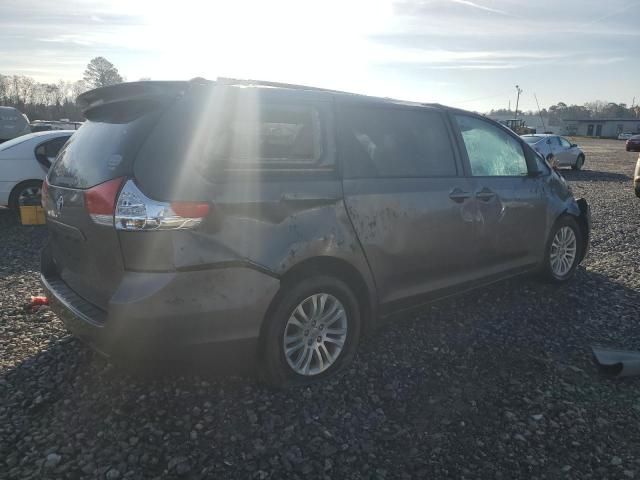 2011 Toyota Sienna XLE