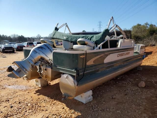 2000 Crestliner Boat