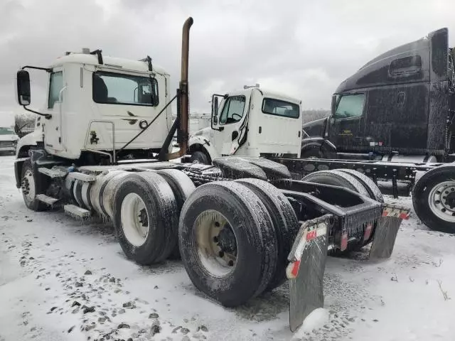 2015 Mack 600 CXU600