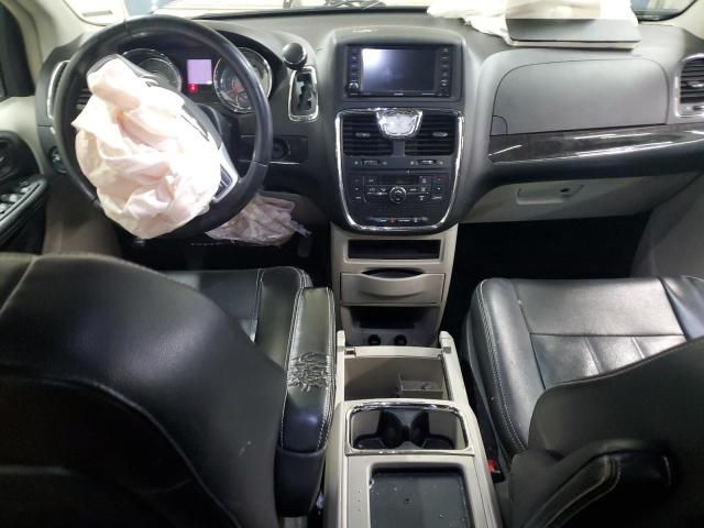 2013 Chrysler Town & Country Touring