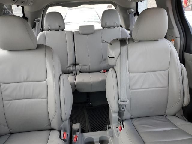 2017 Toyota Sienna XLE