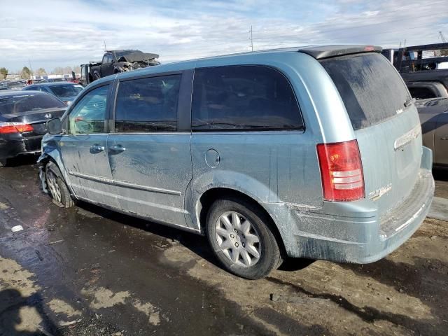 2009 Chrysler Town & Country LX