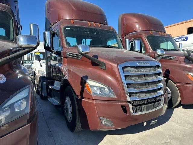 2018 Freightliner Cascadia 126