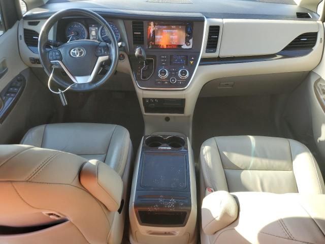 2017 Toyota Sienna XLE