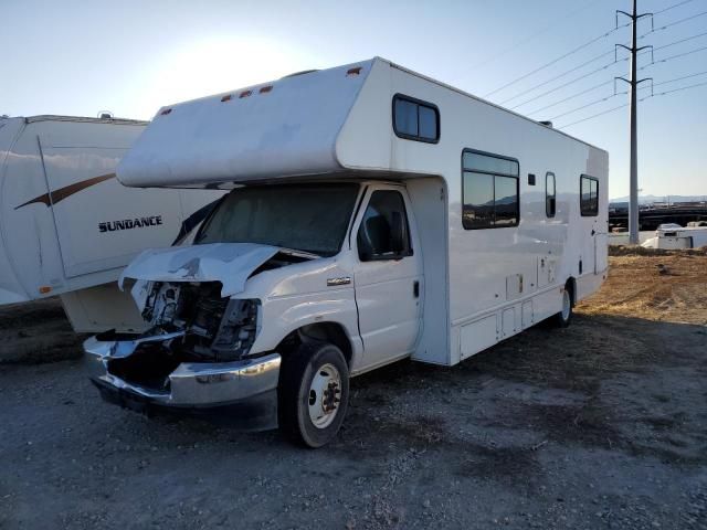 2021 Ford Econoline E450 Super Duty Cutaway Van