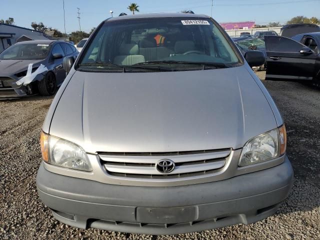 2003 Toyota Sienna CE