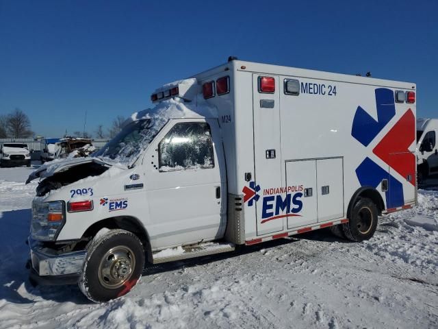 2019 Ford Econoline E450 Super Duty Cutaway Van