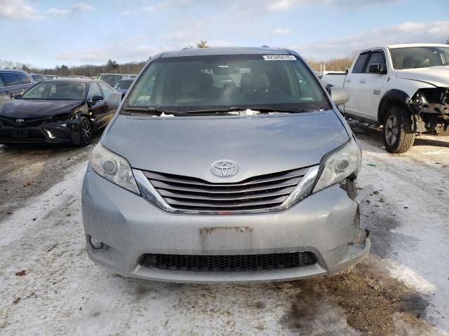 2016 Toyota Sienna XLE