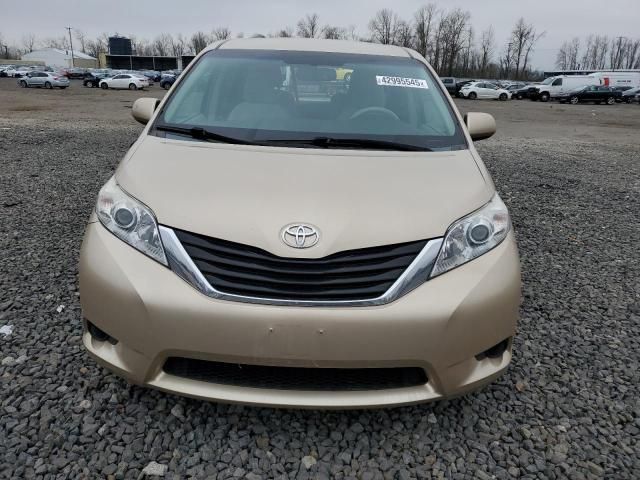 2013 Toyota Sienna LE