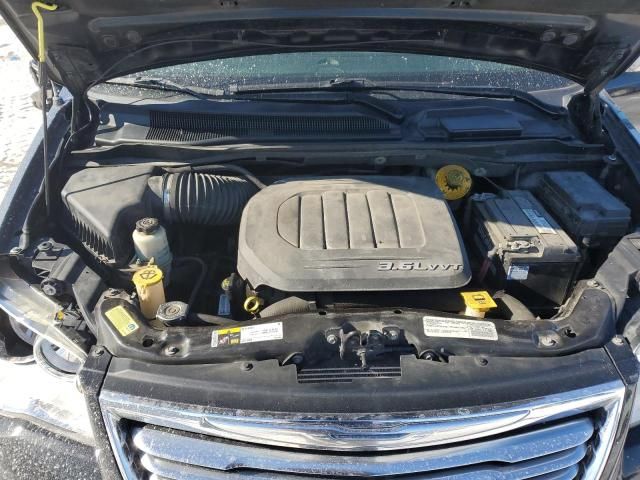 2015 Chrysler Town & Country Touring L