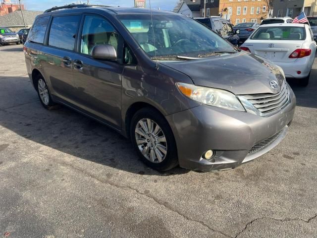 2014 Toyota Sienna XLE