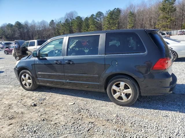 2010 Volkswagen Routan SE