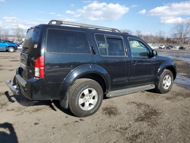 2005 Nissan Pathfinder LE