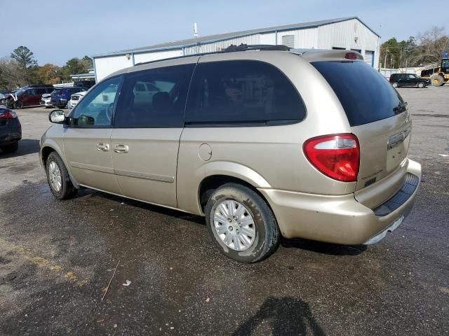 2005 Chrysler Town & Country LX