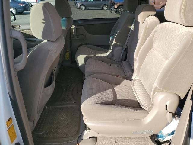 2010 Toyota Sienna CE