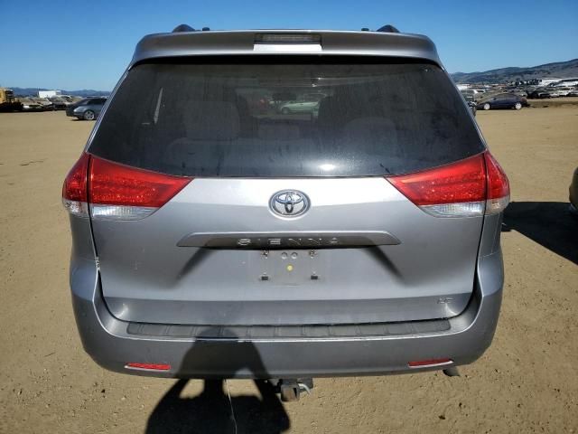 2013 Toyota Sienna LE