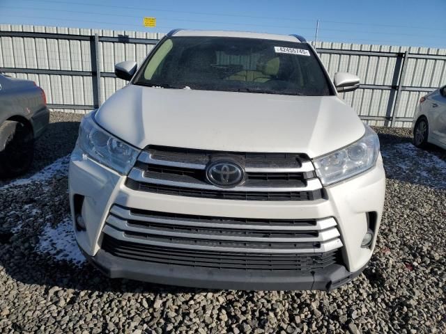 2017 Toyota Highlander SE