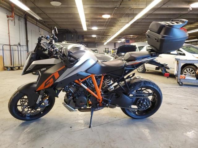 2016 KTM 1290 Super Duke GT