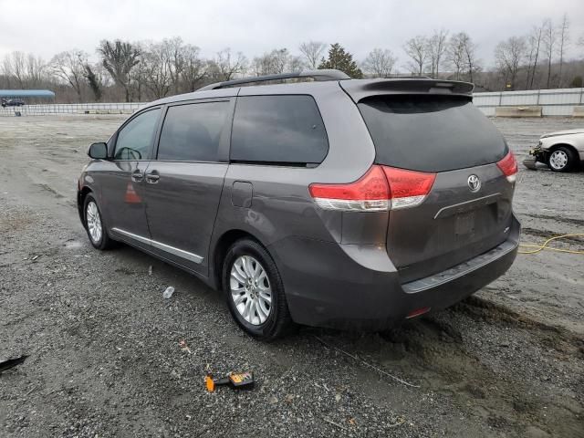 2013 Toyota Sienna XLE