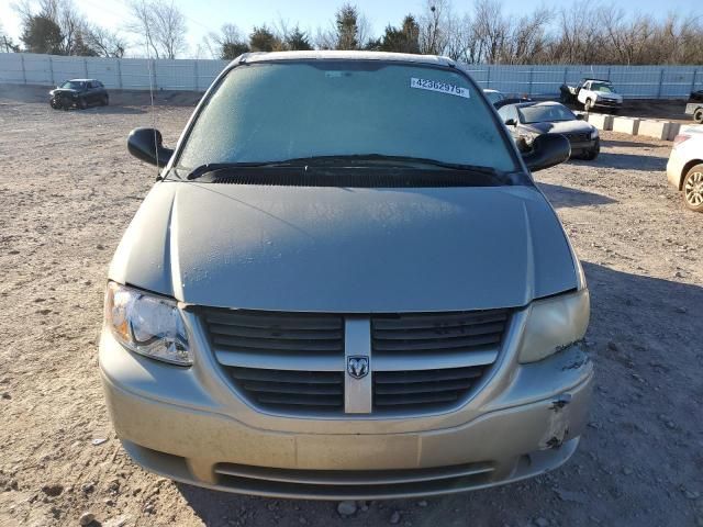 2005 Dodge Grand Caravan SE