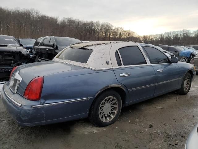 2000 Lincoln Town Car Signature