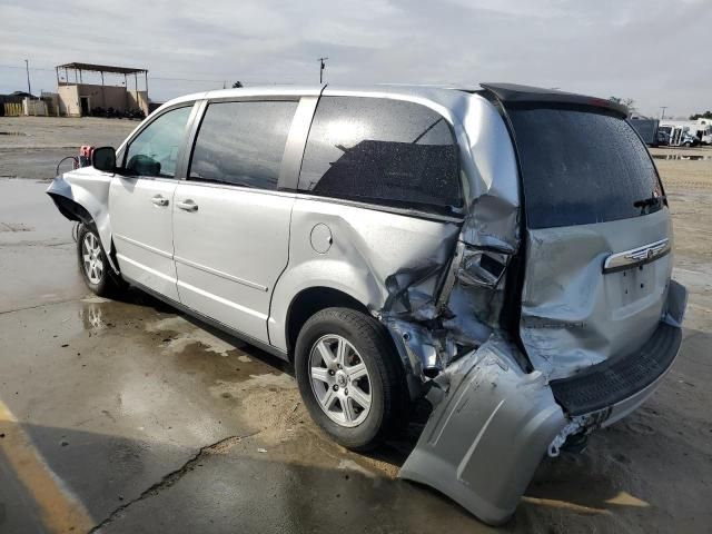 2010 Chrysler Town & Country LX