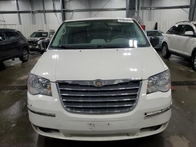 2009 Chrysler Town & Country LX