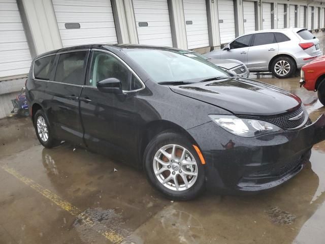 2024 Chrysler Voyager LX