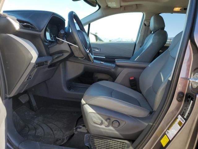 2021 Toyota Sienna XLE