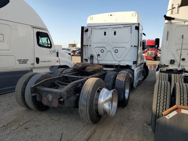 2019 Freightliner Cascadia 116