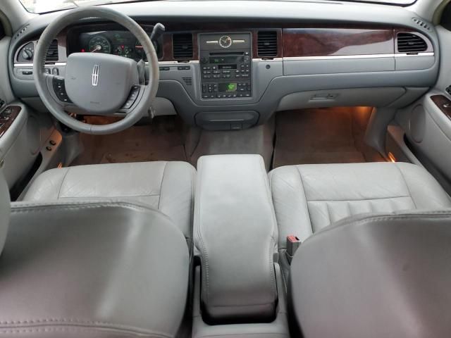 2006 Lincoln Town Car Signature