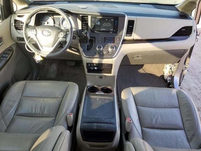 2017 Toyota Sienna XLE