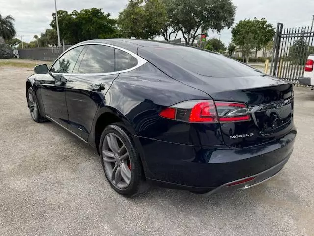 2014 Tesla Model S