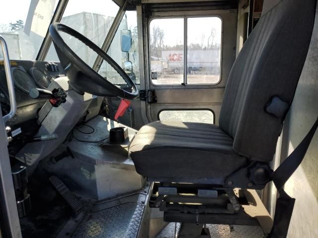 2009 Freightliner Chassis M Line WALK-IN Van