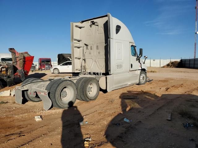 2016 Freightliner Cascadia 125