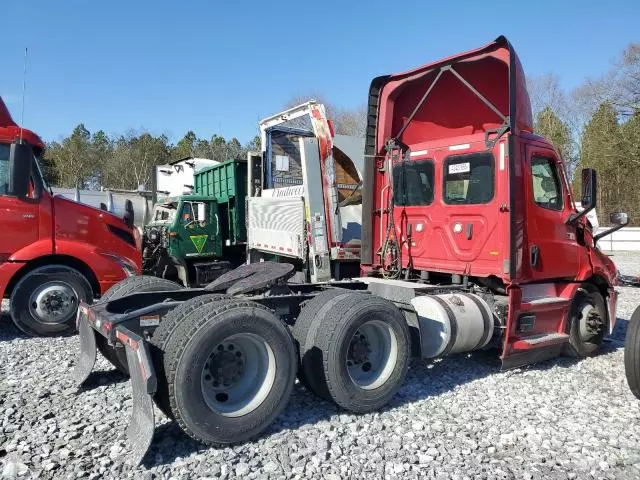 2022 Freightliner Cascadia 116